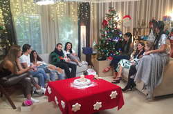 Рожден Ануси устроил участницам шоу «Холостяк» настоящую рождественскую сказку 