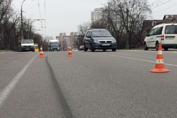 Місце ДТП на проспекті Відрадному - Suzuki збив дівчину на пішохідному переході