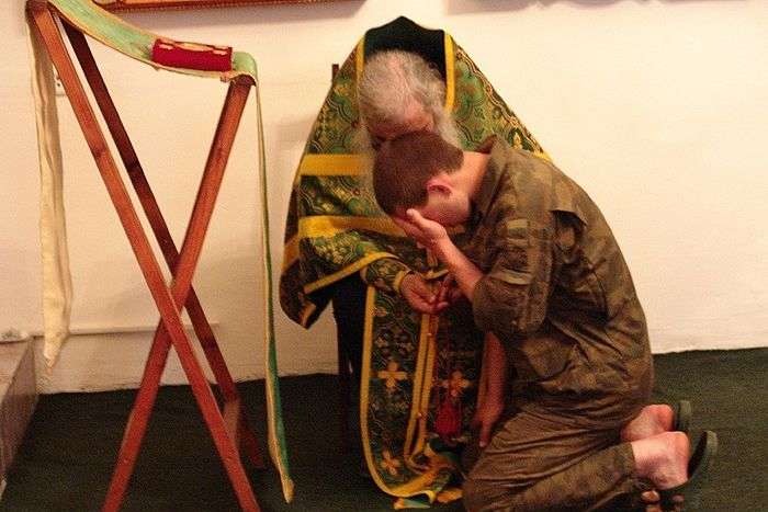 На Львівщині священик розповідав таємниці людей зі сповіді: його позбавили сану 
