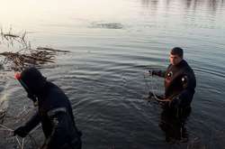 Знайдено тіла двох чоловіків, який перевернулися на човні на Дніпрі (фото, відео)