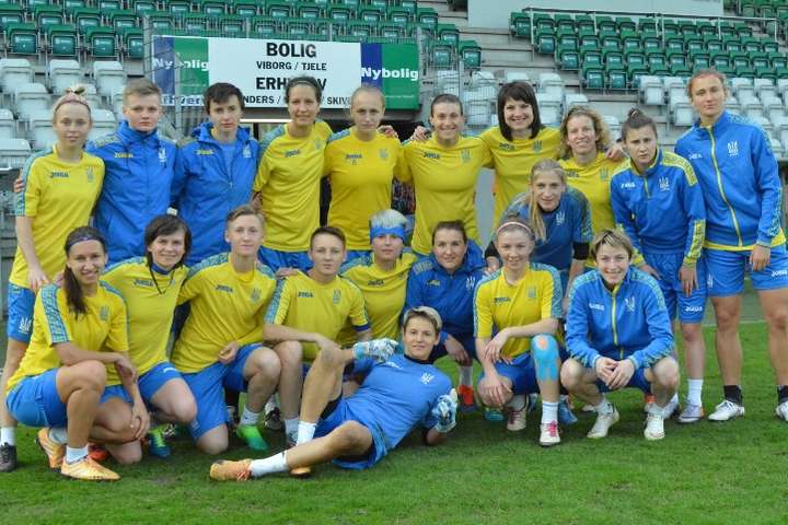 Жіноча збірна України з футболу. Фото ФФУ