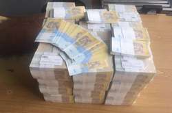 Киянин намагався переслати до Гонконгу 24 кг українських гривень