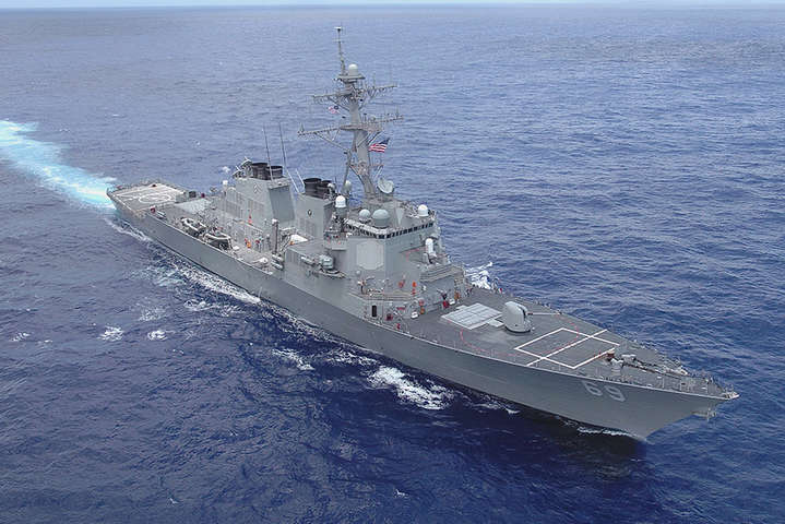 Британський есмінець приєднався до ударної групи кораблів США, що прямує до Сирії