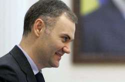 Суд зняв арешт з 200 мільйонів матері екс-міністра Колобова