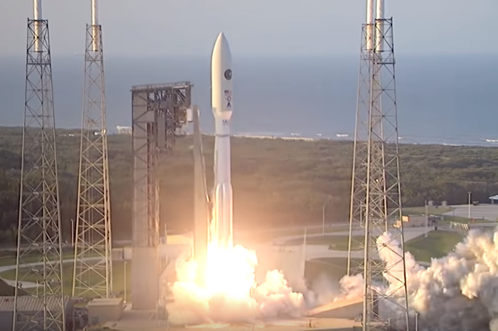 США запустили ракету Atlas V з військовими супутниками