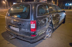 У столиці не поділили дорогу маршрутка і авто на «євробляхах»