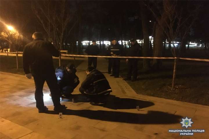 На місці вибуху працюють поліцейські та вибухотехніки - Нічний вибух на Лісовій: поліція повідомила подробиці інциденту