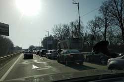 Траса до аеропорту «Бориспіль» перетворилася на затор до літа