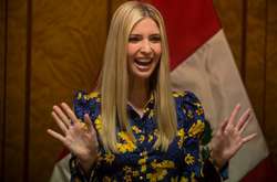 «Слава Украине!»: Иванка Трамп надела стильное сине-желтое платье