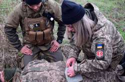 На Донбасі отримала поранення військова медсестра 
