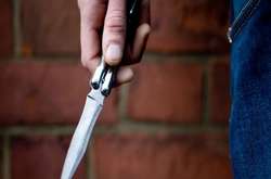 Чоловік у Черкасах прийшов до дільничого і порізав ножем трьох поліцейських