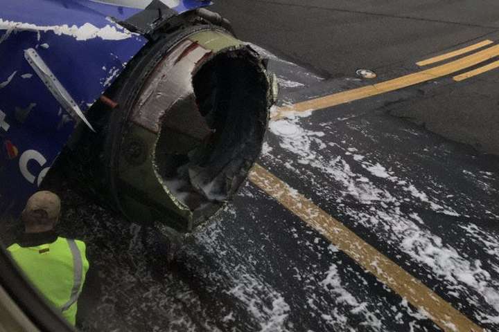 У США під час польоту вибухнув двигун літака: одна людина загинула