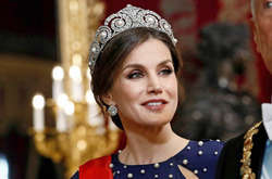 Королева Испании продемонстрировала роскошный образ в тиаре