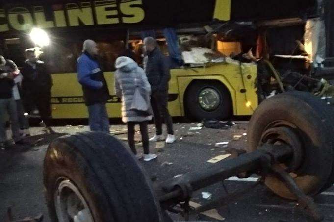 Шокуюча ДТП у Чехії: відірвані колеса пробили автобус з українцями, є постраждалі