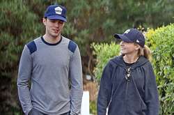  Николас Холт и Брайана Холли 