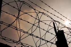 Працівник колонії на Київщині отримав 5 років тюрми за передачу засудженій наркотиків