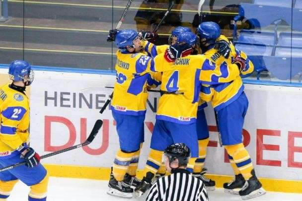 Збірна України U-18 обіграла Італію і наблизилась до перемоги на домашньому чемпіонаті світу з хокею