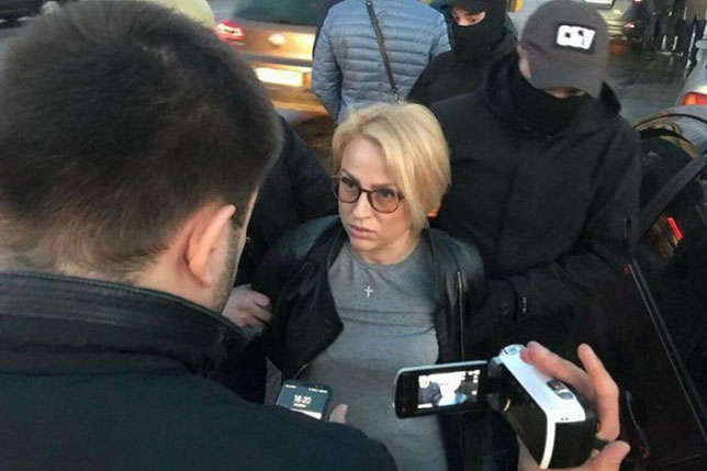 Сільська корупція: депутатку, яка отримала хабар у вигляді автомобіля, відбулась штрафом