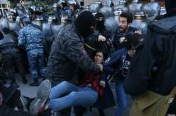 В Армении демонстранты меняют тактику протестов