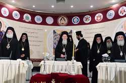  Вселенський патріарх Варфоломій (посередині) та лідери світових православних церков на Всеправославному соборі. Іракліон, 20 червня 2016 року 