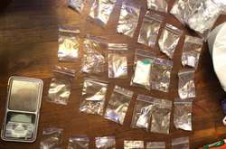 Столичні правоохоронці затримали розшукувану учасницю масштабної групи наркоторговців