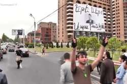 Протести у Єревані продовжуються, поліція затримує активістів