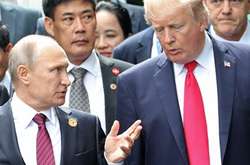 Кремль заперечує, що Путін говорив з Трампом про російських повій