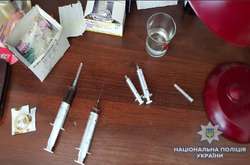 Поліція затримала киянку, яка збувала дуже небезпечні наркотики