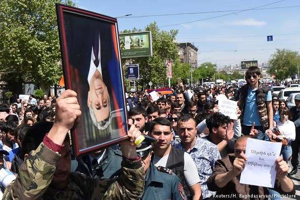 В Армении люди снова вышли протестовать