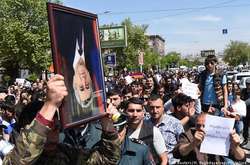 В Армении люди снова вышли протестовать