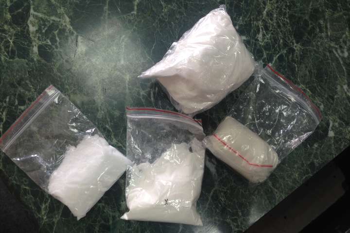В Одеському міжнародному аеропорту у іноземця вилучили чотири кілограми кокаїну