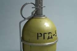 У лікарні на Київщині у пацієнта під подушкою знайшли гранату (фото)