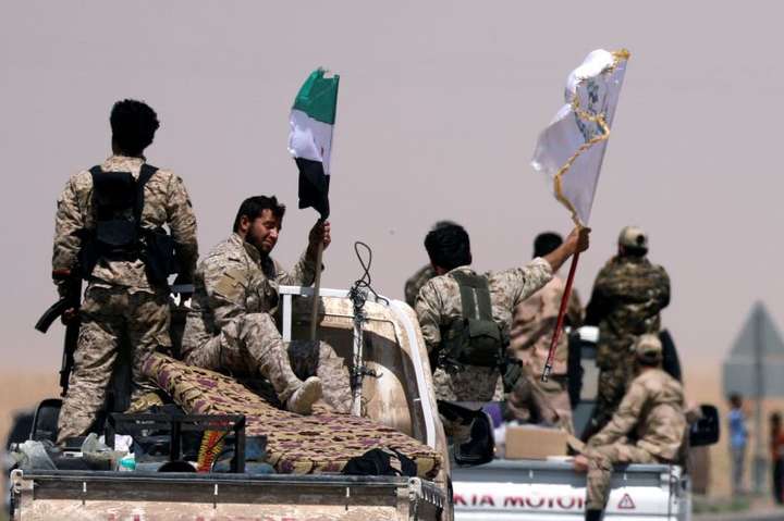 Сирійські війська обстрілюють анклав ІД на південь від Дамаска