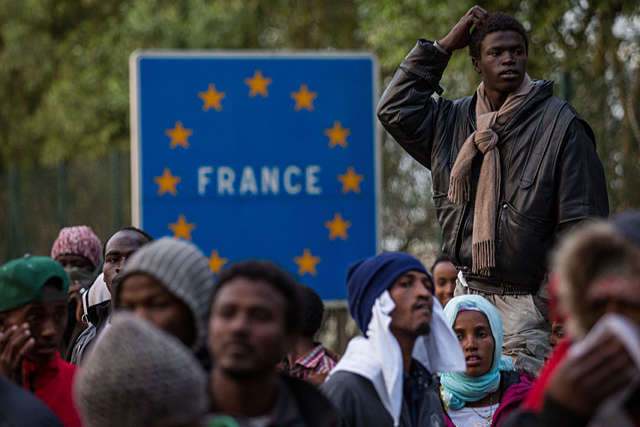 Національна асамблея Франції схвалила посилення правил щодо біженців 