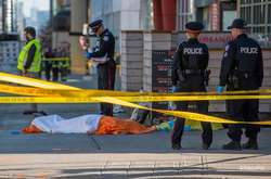 В Торонто грузовик протаранил толпу, есть жертвы