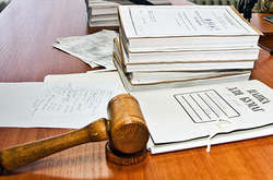 В Москве адвокат съел материалы дела на суде. Его отправили лечиться