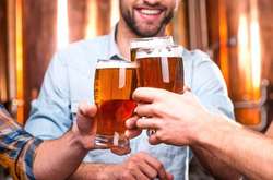 У Києві батько забув 5-річну дитину у квартирі друзів по чарці