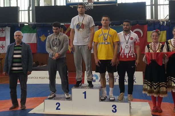 Український борець здобув бронзову медаль на турнірі у Болгарії