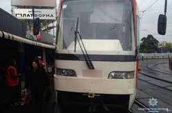 В Киеве на ходу развалился трамвай, ранена 80-летняя женщина