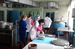 Отруєння школярів на Буковині: у їдальні виявили кишкову паличку та стафілокок