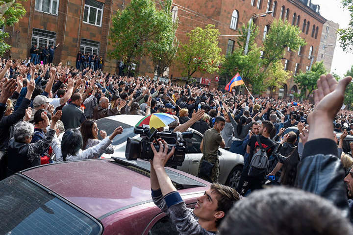 В Армении снова начались акции протеста