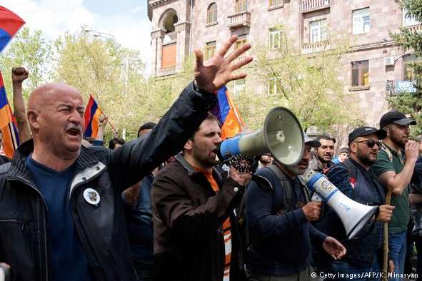 Армяне боятся назвать свои протесты Майданом. И очень зря