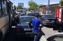 Протестувальники у Єревані перекрили дорогу до аеропорту 