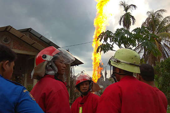 В Индонезии произошел пожар на нефтяной скважине, погибли 15 человек