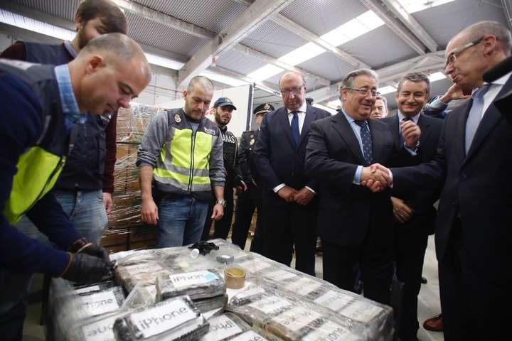 Рекордные почти 9 тонн кокаина нашли в Испании
