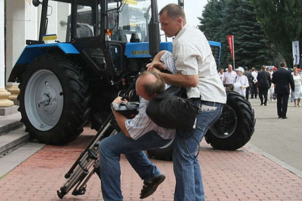 В Україні частіше стали нападати на журналістів