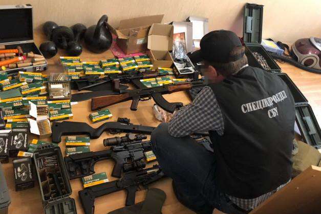 В Одесі виявили банду торгівців зброєю (фото)