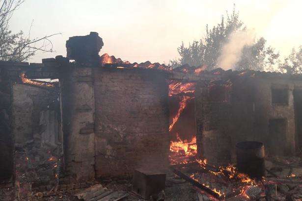 Терористи обстріляли житлові райони Зайцевого, пошкоджено дев’ять будинків