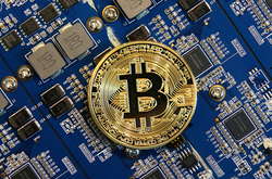 У світі намайнили вже 17-мільйонний біткоін