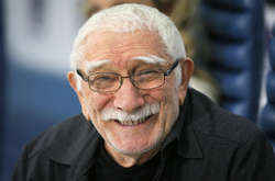 Армен Джигарханян був госпіталізований через проблеми з легенями 